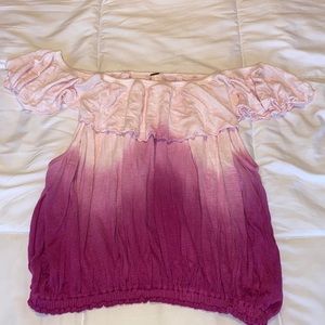 Free people top, can wear off the shoulder or on